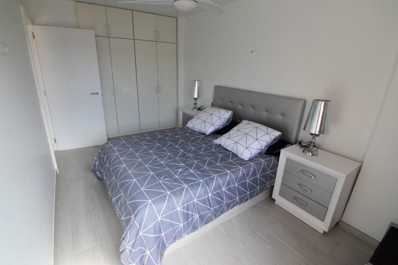 Las Torres Del Sol Los Cristianos Apartment ลอส กริสเตียนอส ภายนอก รูปภาพ